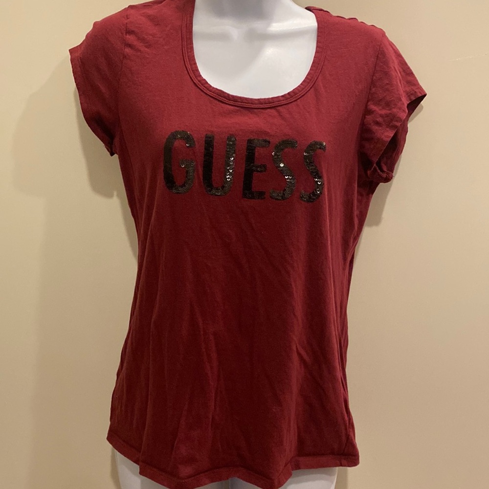 XL burgundy and black Guess t shirt with sequenced Guess on shirt